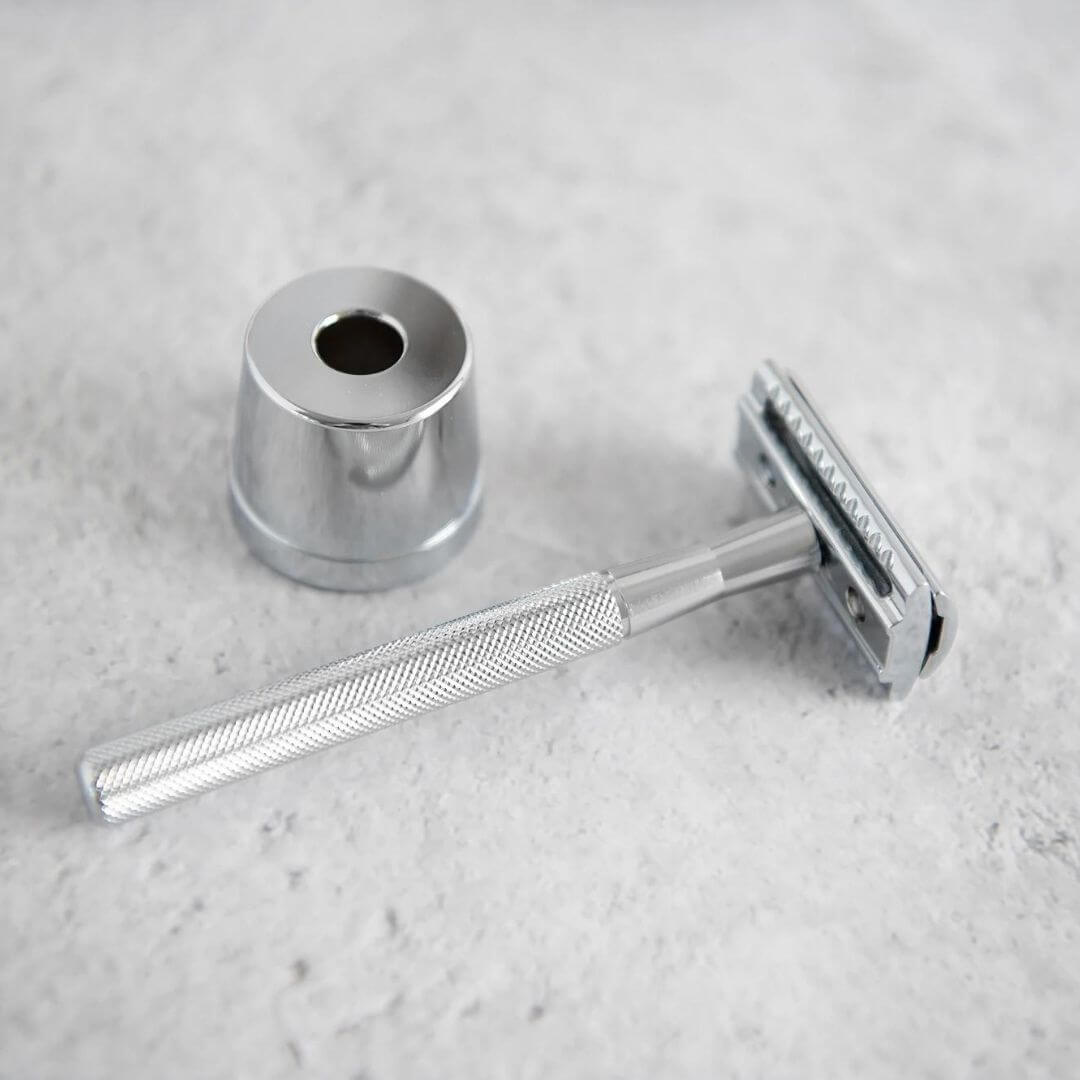 razor stand in silver